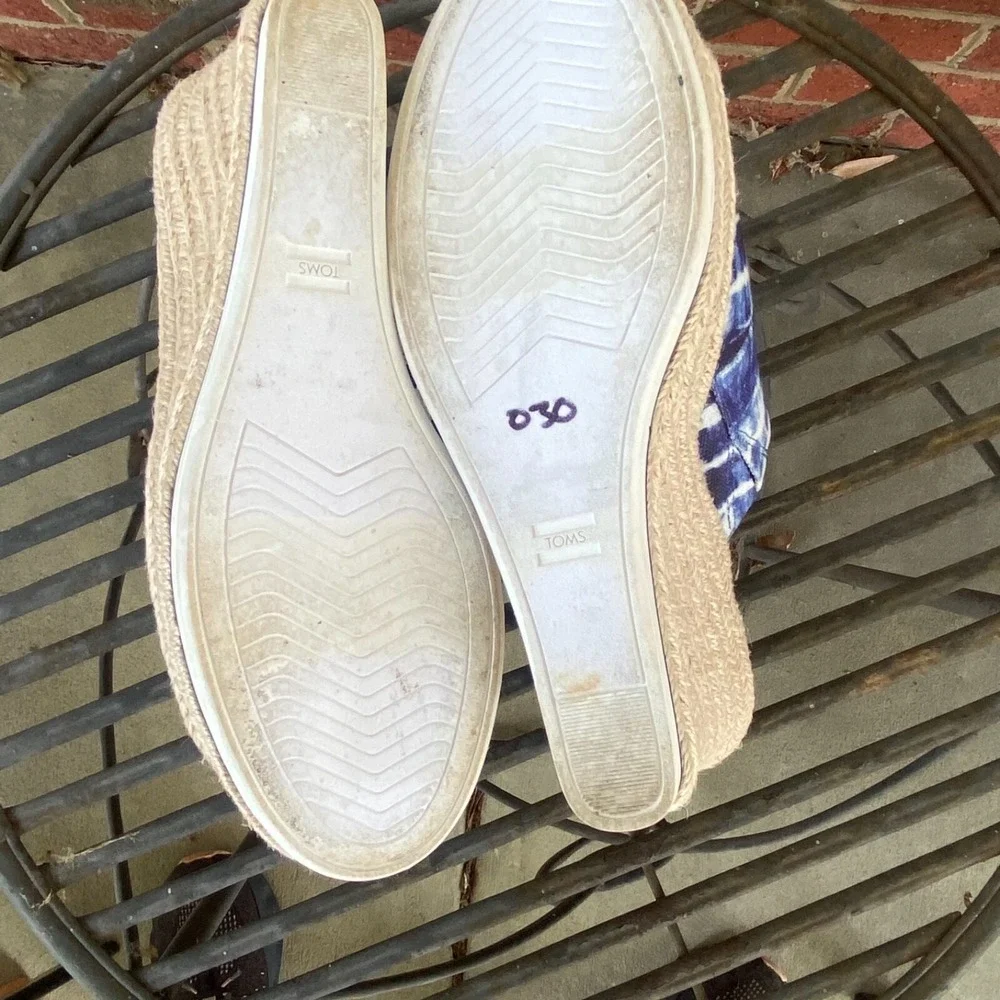 Toms Monica Tie Dye Shoe‎ 10 Wide Blue White Mule Beach Cruise Boho July 4